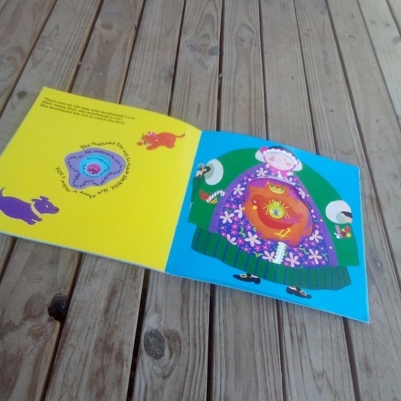 There Was an Old Lady Who Swallowed a Fly - Picture 3 of 3